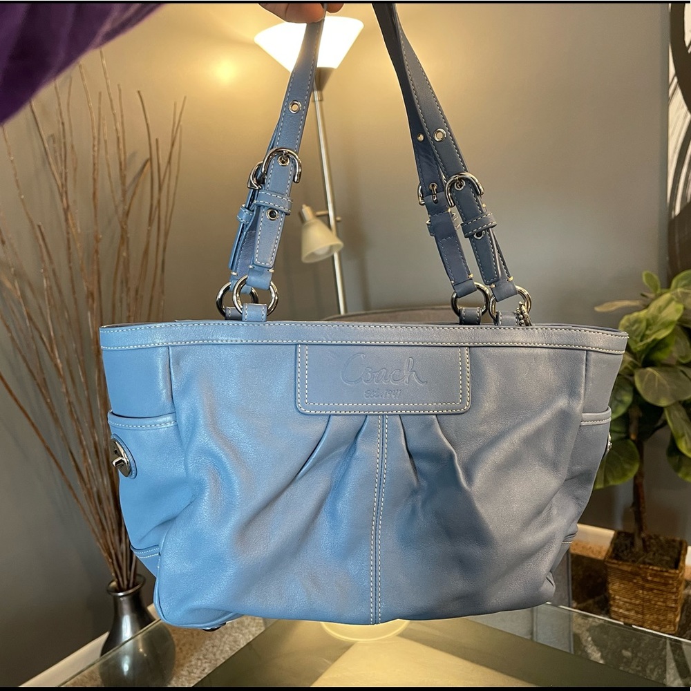 BEAUTIFUL Baby Blue Coach Purse! Excellent Condition! Authentic / SALE !